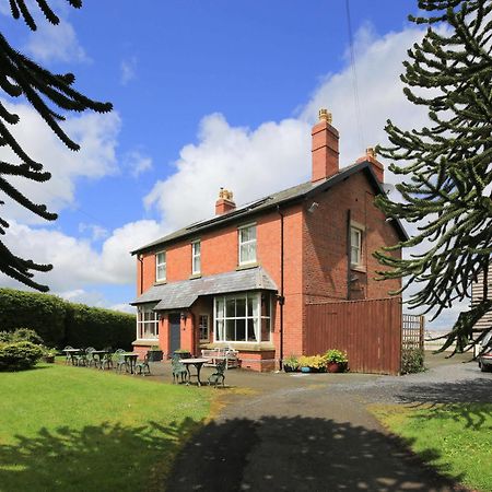 Hotel The Old Vicarage Dolfor Newtown  Exterior foto